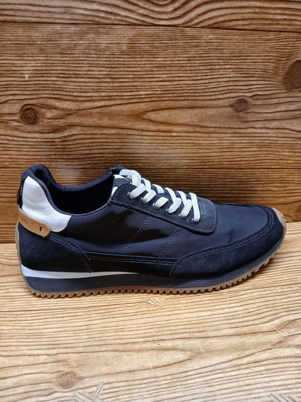 Vince Camuto Men's Black and White Casual Shoes